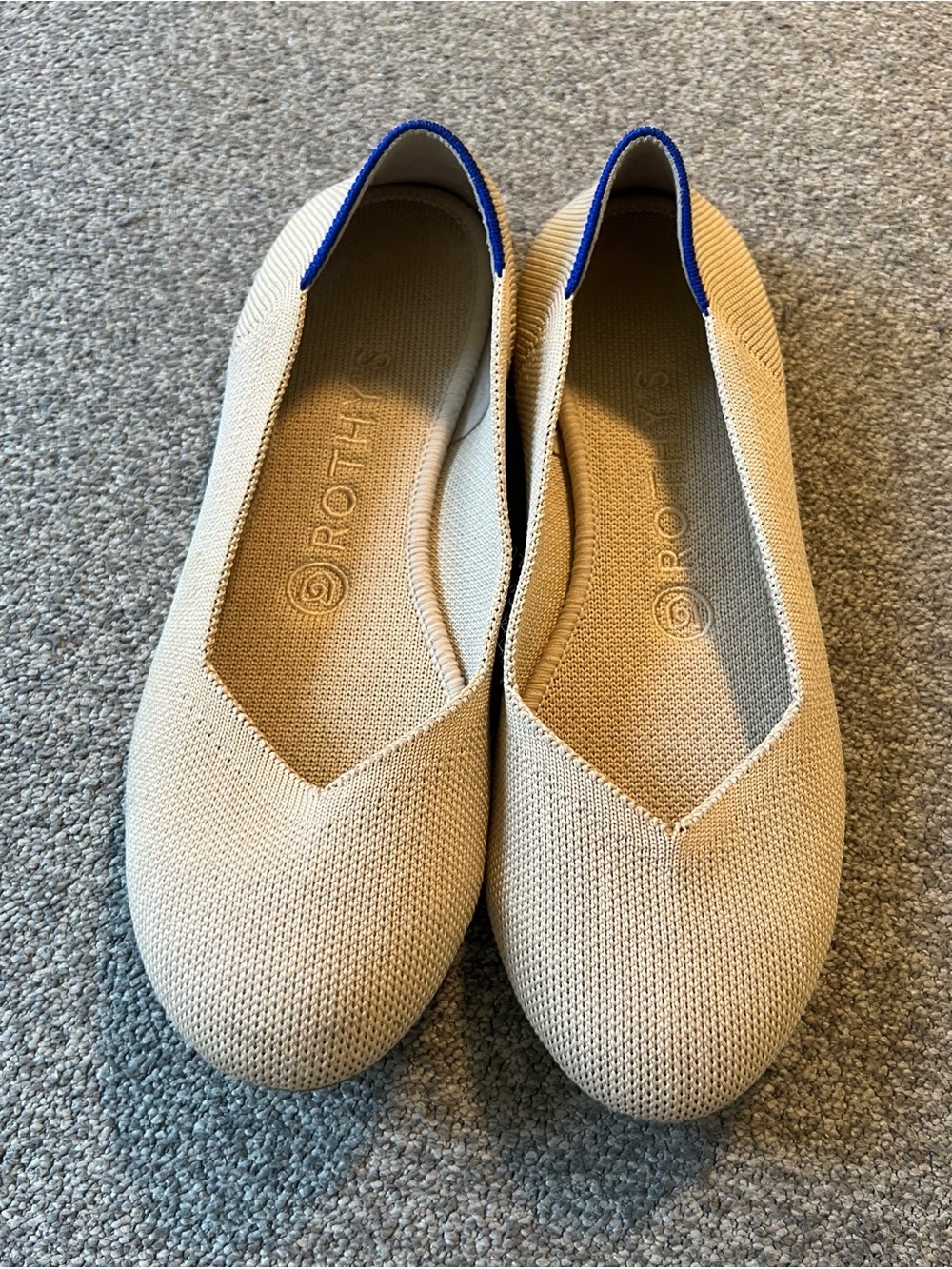 Rothy's Beige Knit V‑Cut Ballet Flats with Blue Heel Trim